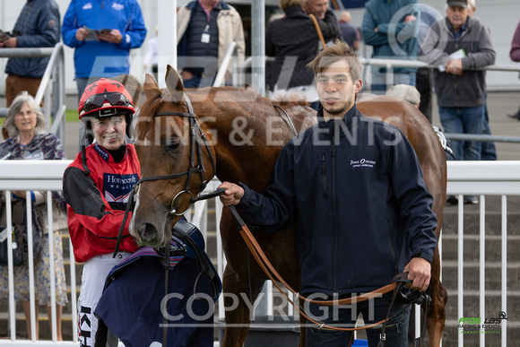 Ffos Las - 25th September 2022 - Race 2 -  Large-19