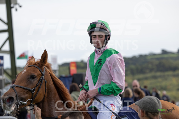 Ffos Las - 25th September 2022 - Race 3 -  Large-13