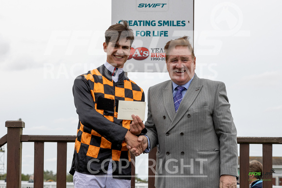 Ffos Las - 25th September 2022 - Race 1 -  Large -3