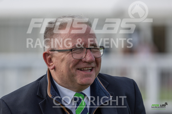 Ffos Las - 25th September 2022 - Race 6 -  Large-13