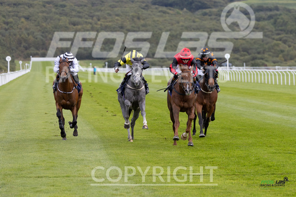 Ffos Las - 25th September 2022 - Race 2 -  Large-10